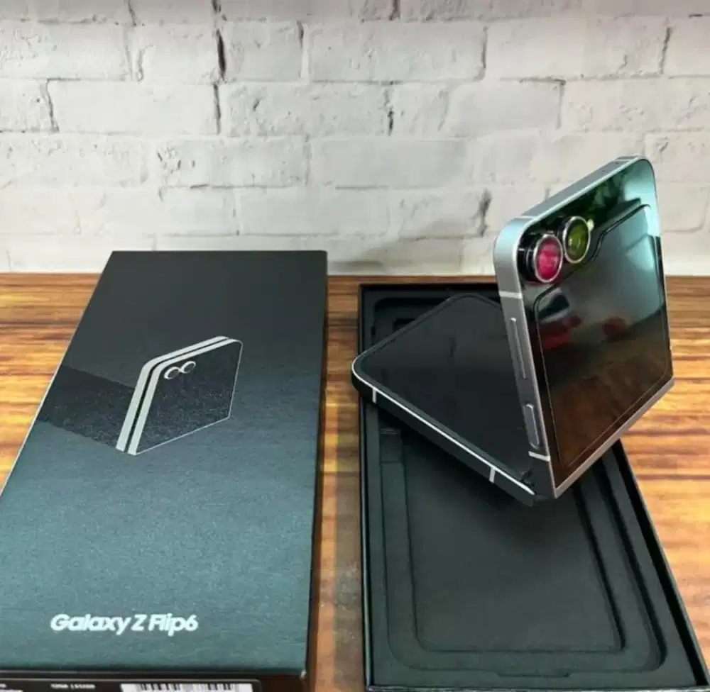 Samsung Galaxy Z Flip6 12/256GB Fullset