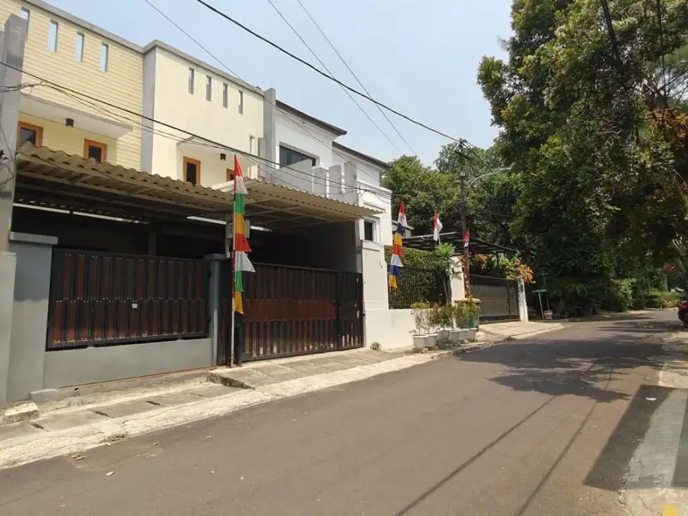 Rumah 2 Lantai Semi Furnished Bebas Banjir Di Kawasan Bendungan Hilir Jakarta Pusat