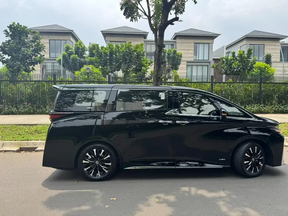 toyota vellfire 2024/2025 vip lounge km9000 full original!!!