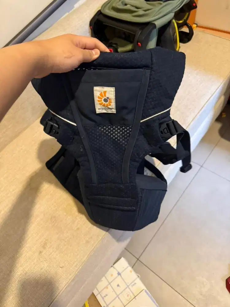 Ergobaby Omni Gendongan