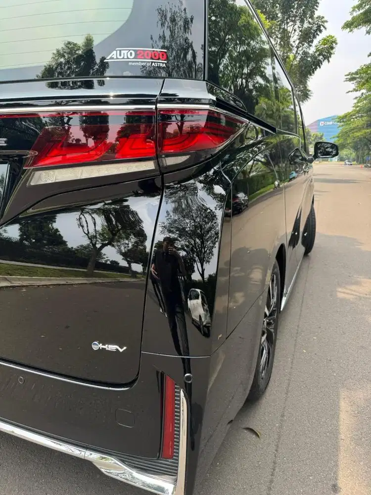 toyota vellfire 2024/2025 vip lounge km9000 like new condition!!!