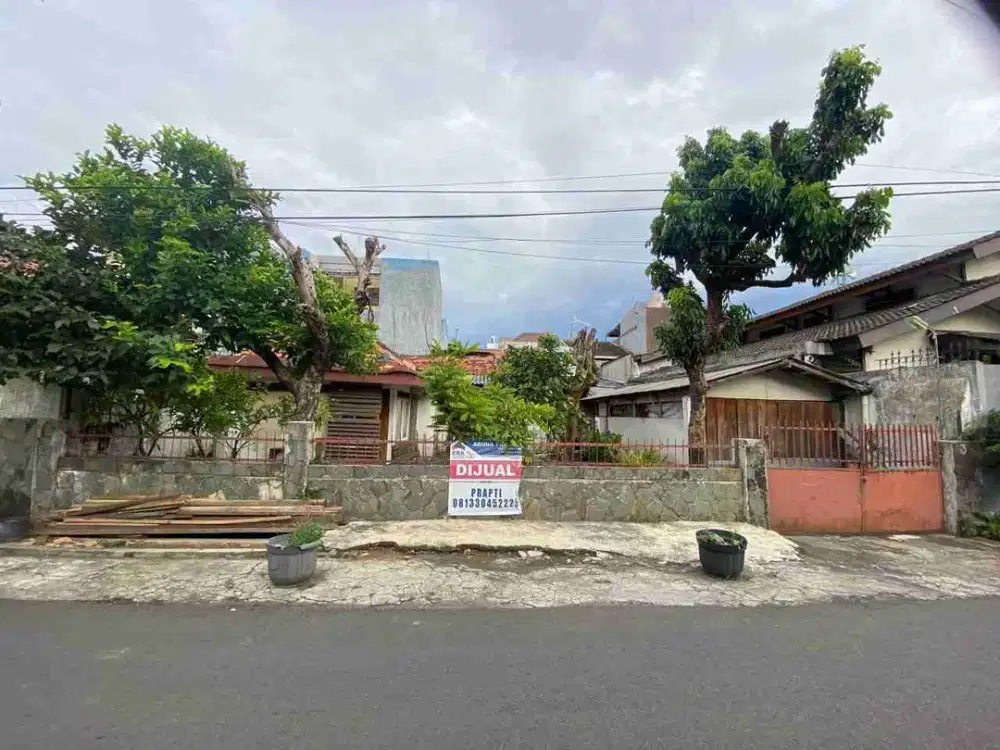 Jual Rumah Tua Hitung Tanah, 261M2, Rp 14juta/M2, Rawamangun, Jual Cepat