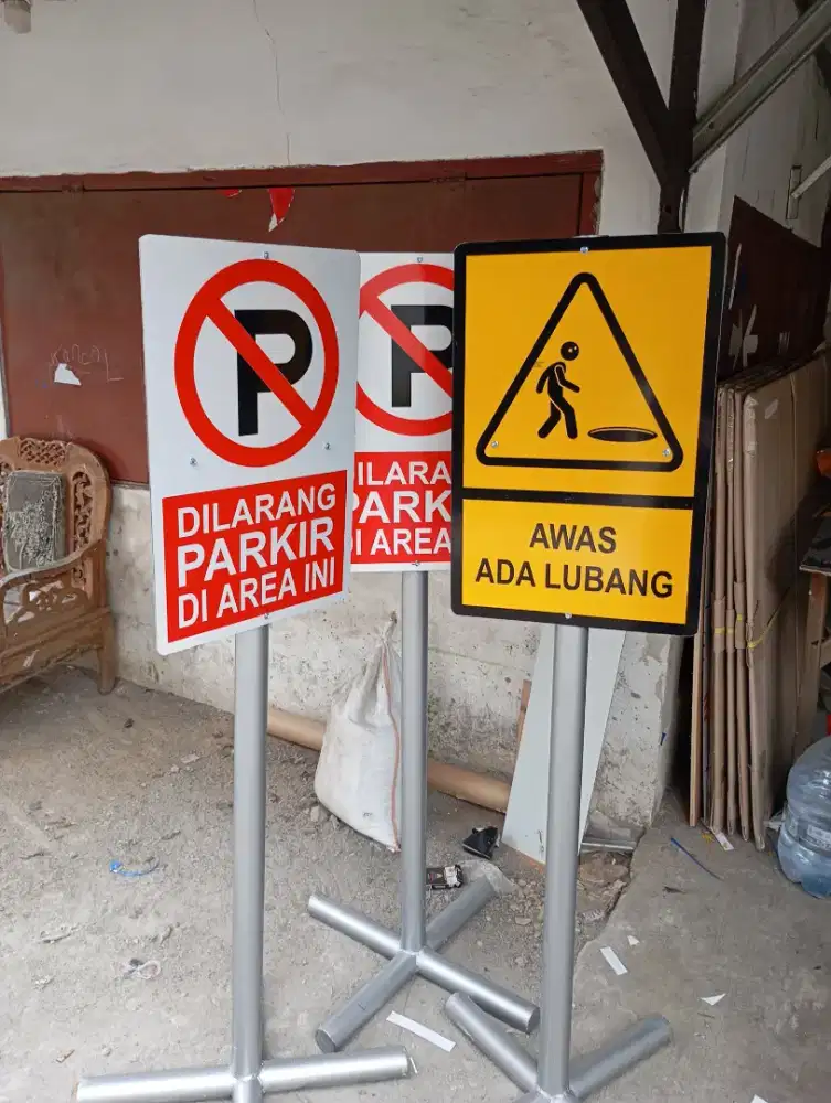 Desain Rambu Suka-suka