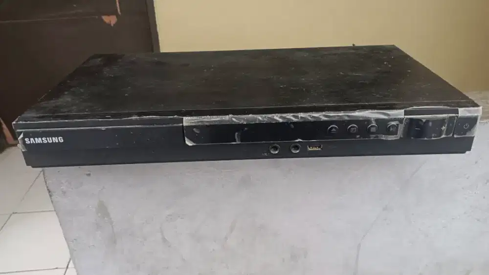 DVD Hometheatre SAMSUNG
masih bagus blum tes kabel power buntung