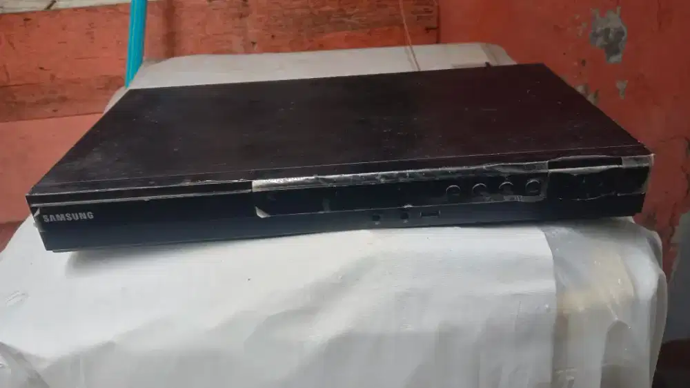 DVD Hometheatre SAMSUNG masih bagus keadaan kabel power buntung