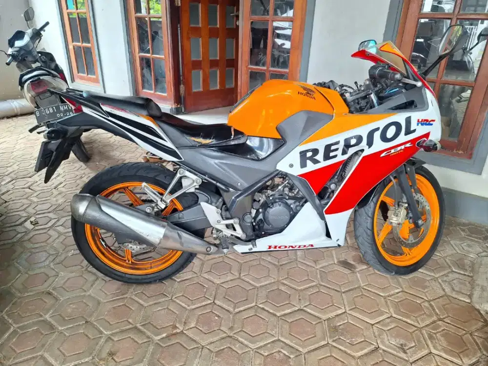 HONDA CBR 150 JOSSS GONDOSSSS DAN RUMAH TINGGAL VIEW DANAU / WADUK