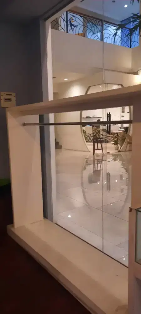 RAK DISPLAY BAJU (KAYU+BESI)