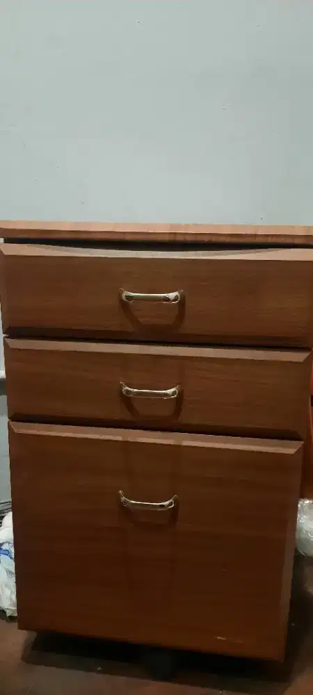 MEJA NAKAS KAYU 3 LACI