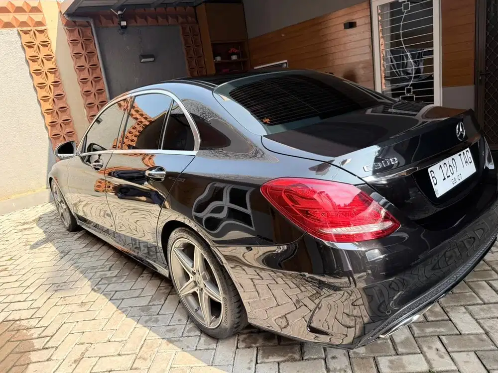 Dijual Mercy C300 2017