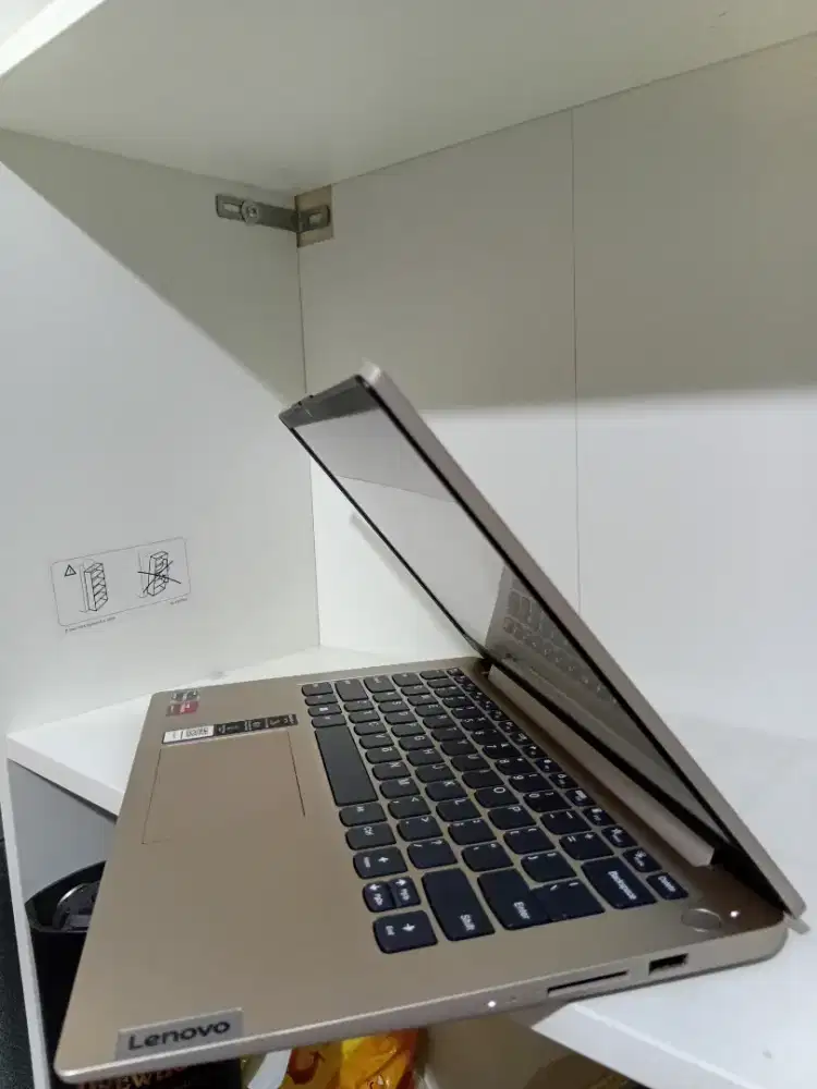 Lenovo ideapad slim 1 ryzen 3 7320u ram 8gb/512ssd