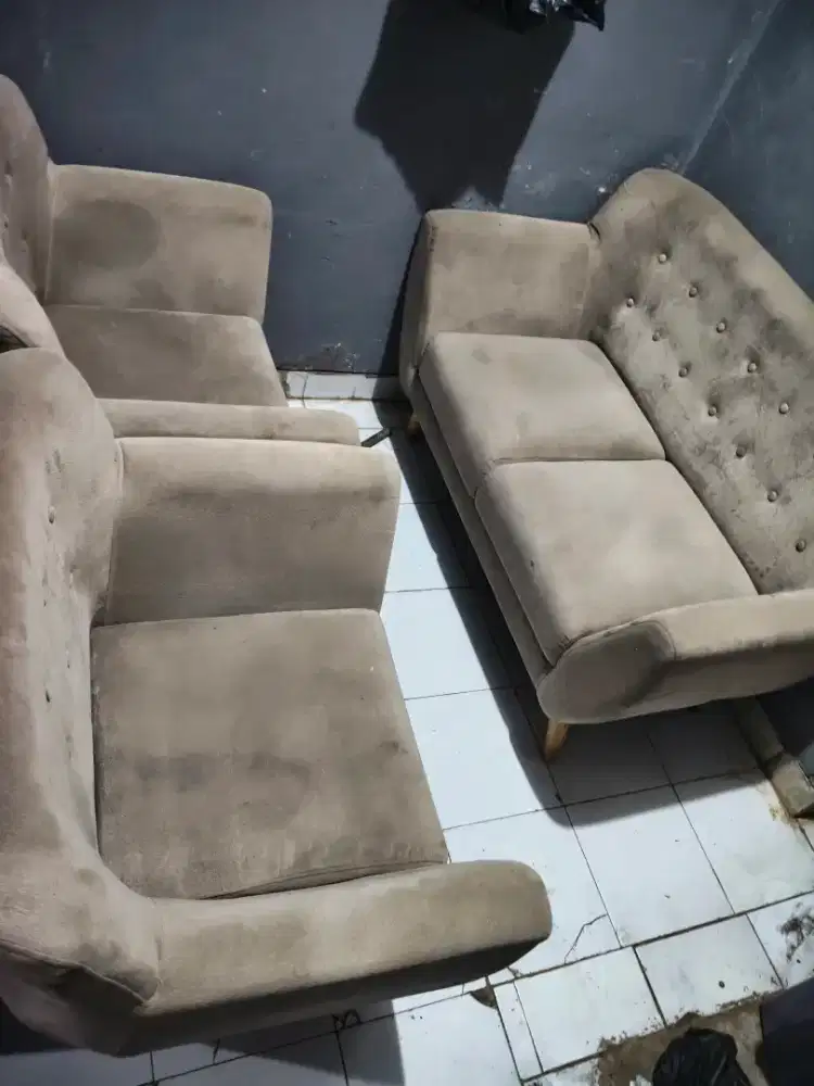 Sofa ruang tamu