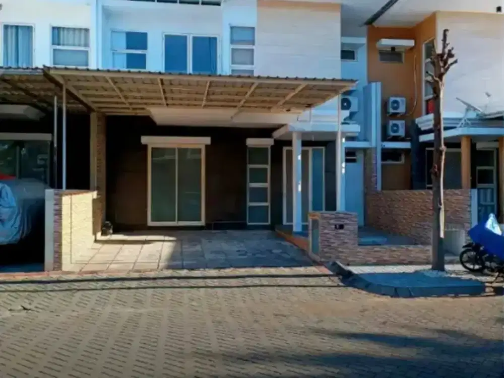 Babatan Pantai, Row Jalan 3 Mobil 2 Lantai