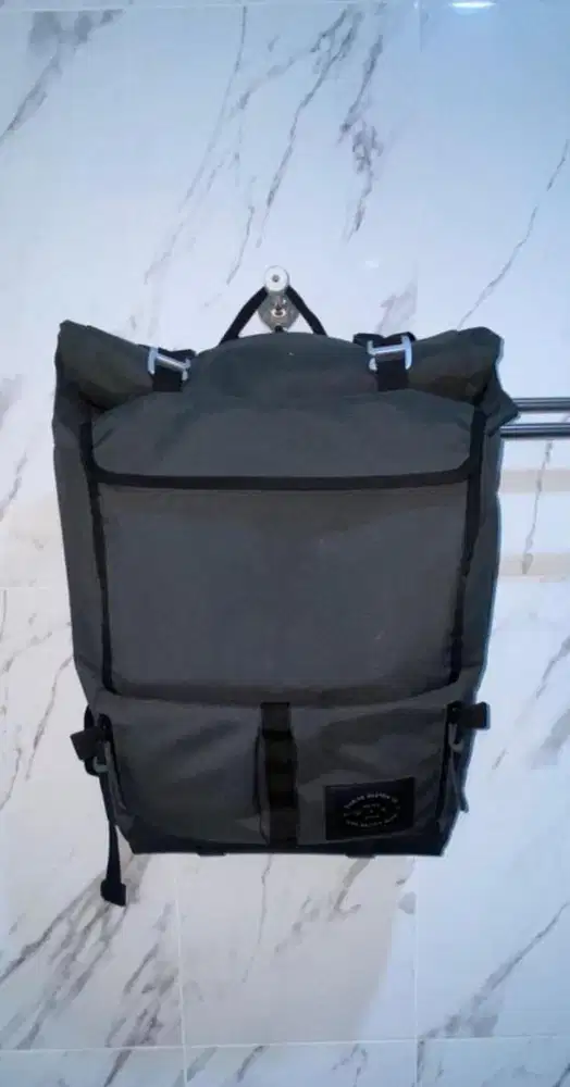 Life Behind Bars Bag The Peleton Aphalt