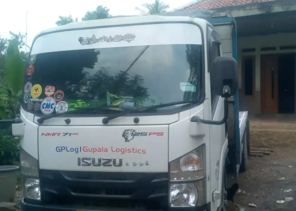 Isuzu Losbak NMR 71 Ban 6