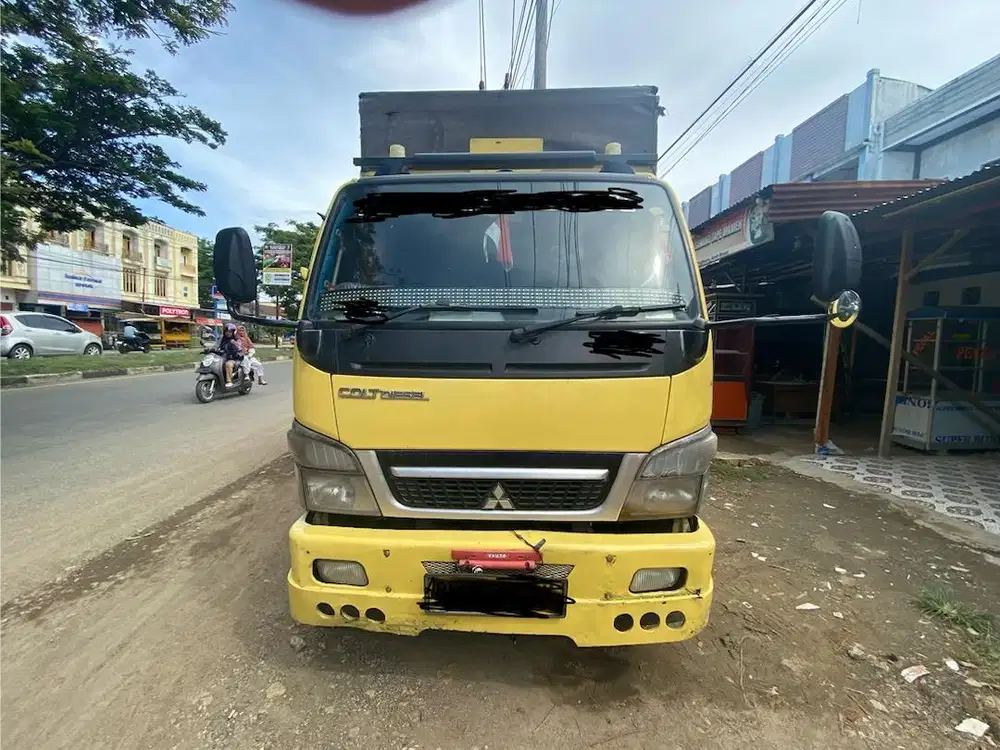 Dijual mobil canter tipe box sangat sehat