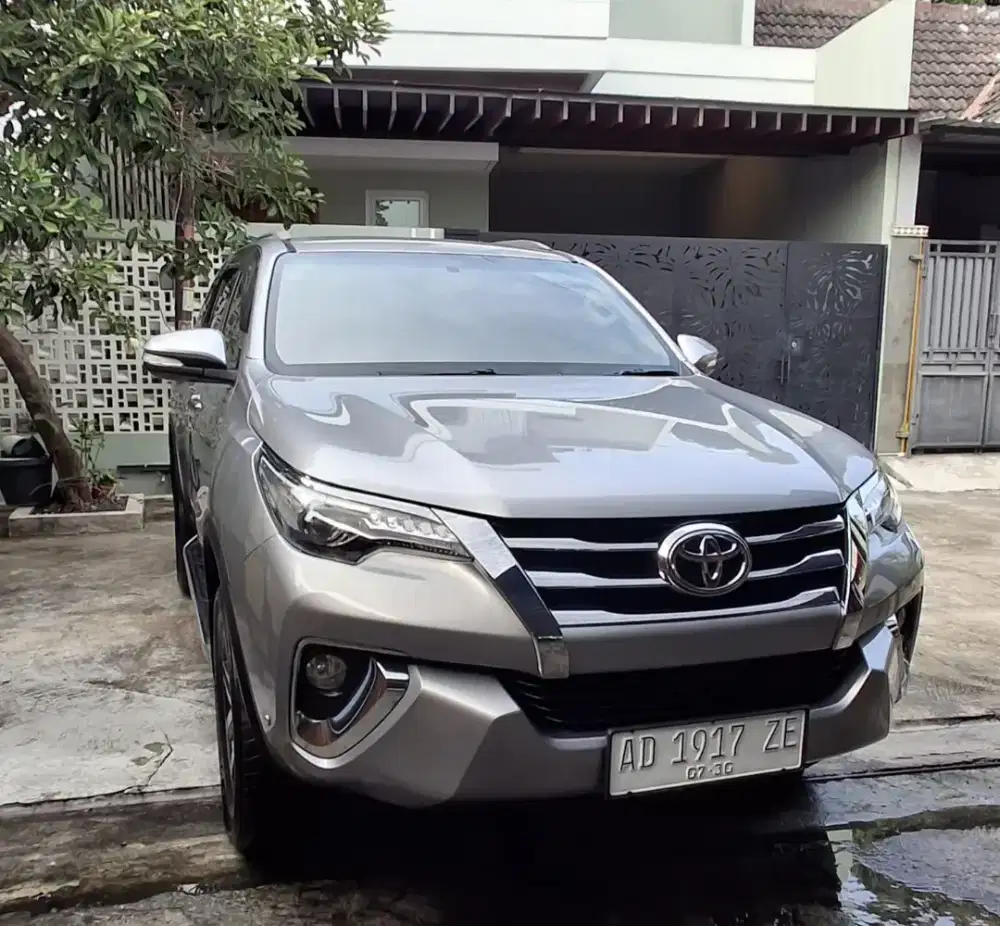 Toyota Fortuner VRZ AT