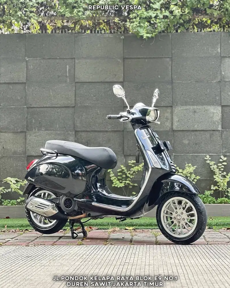 PIAGGIO VESPA SPRINT 150 3V TH 2014 Warna Hitam Perfect Condition