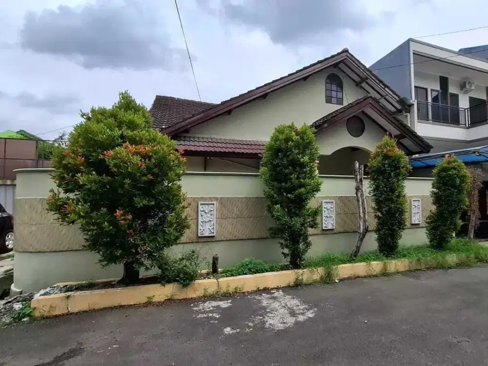 Turun Harga !! Rumah Hook Lt 318m² Di komplek Galaxy