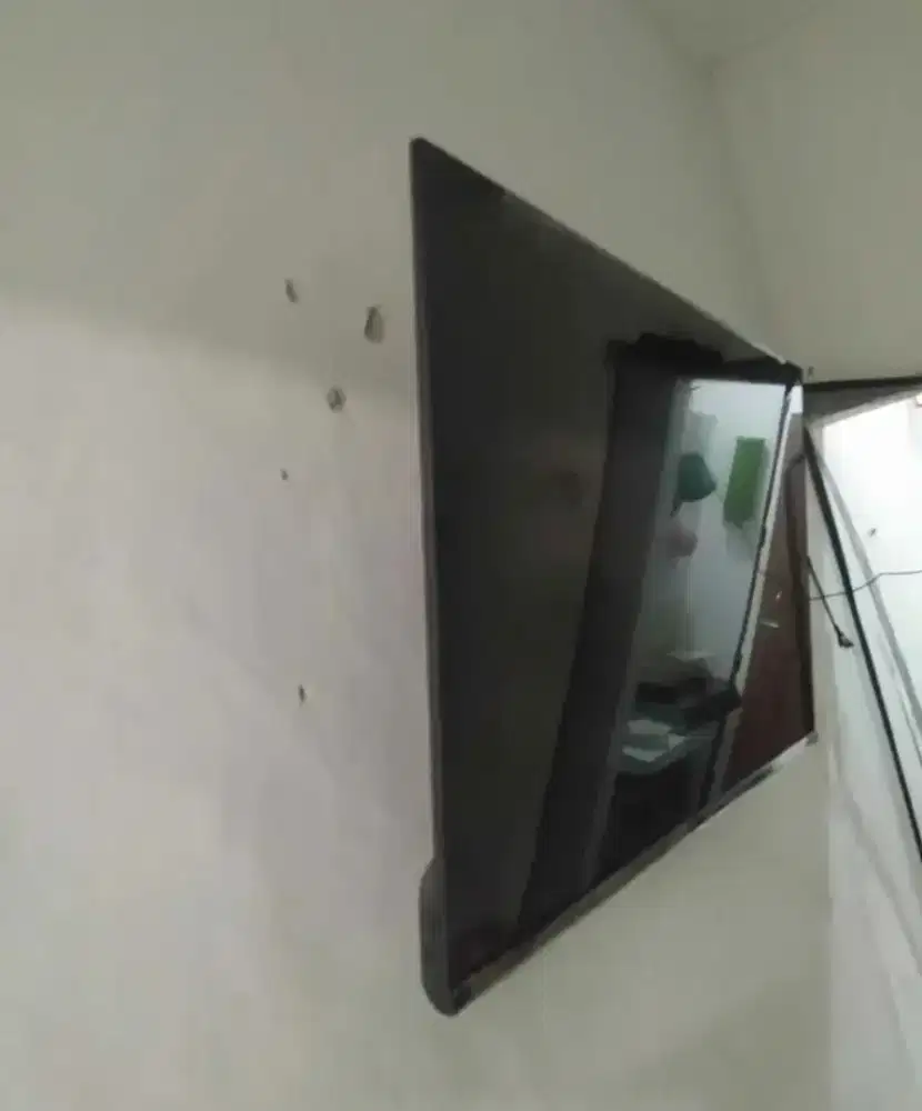 Hisense smart TV android LED 32inch