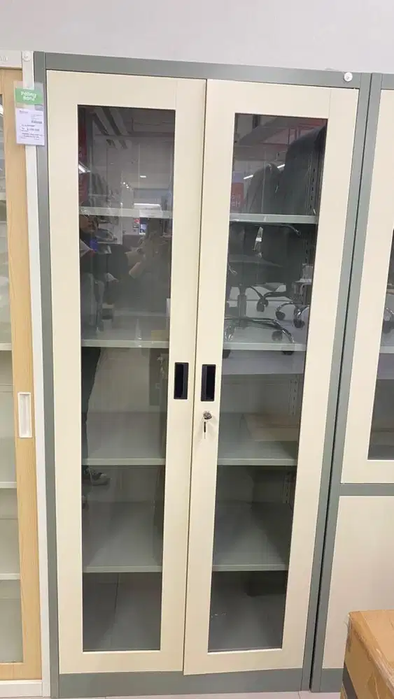 Lemari Kabinet Full Glass