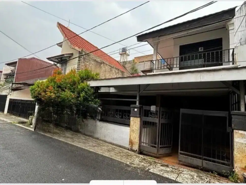 Rumah Harga Tanah Akses 2 Mobil di Tebet Barat Dekat Taman