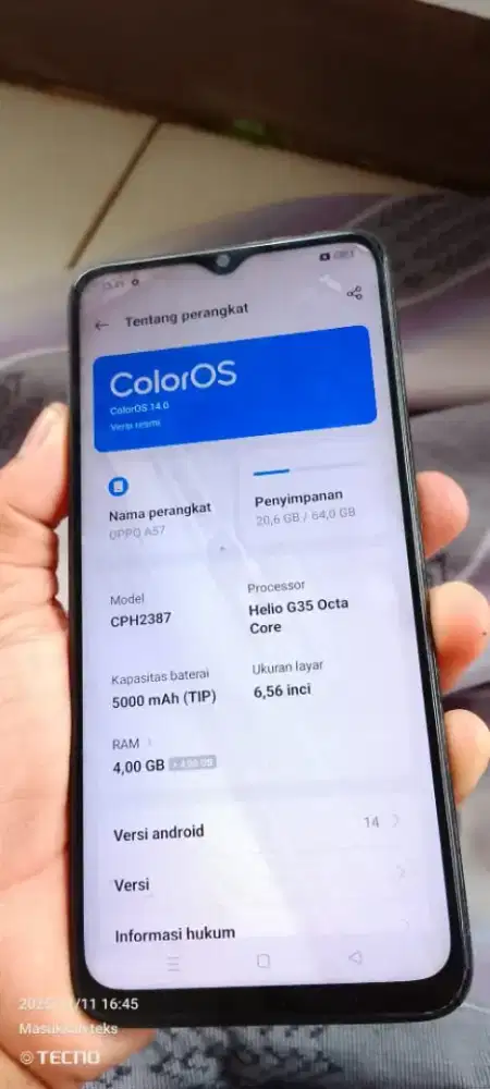 Opo  a57 resmi  4+4/64 mnus ada noda putih di lyar normal smua