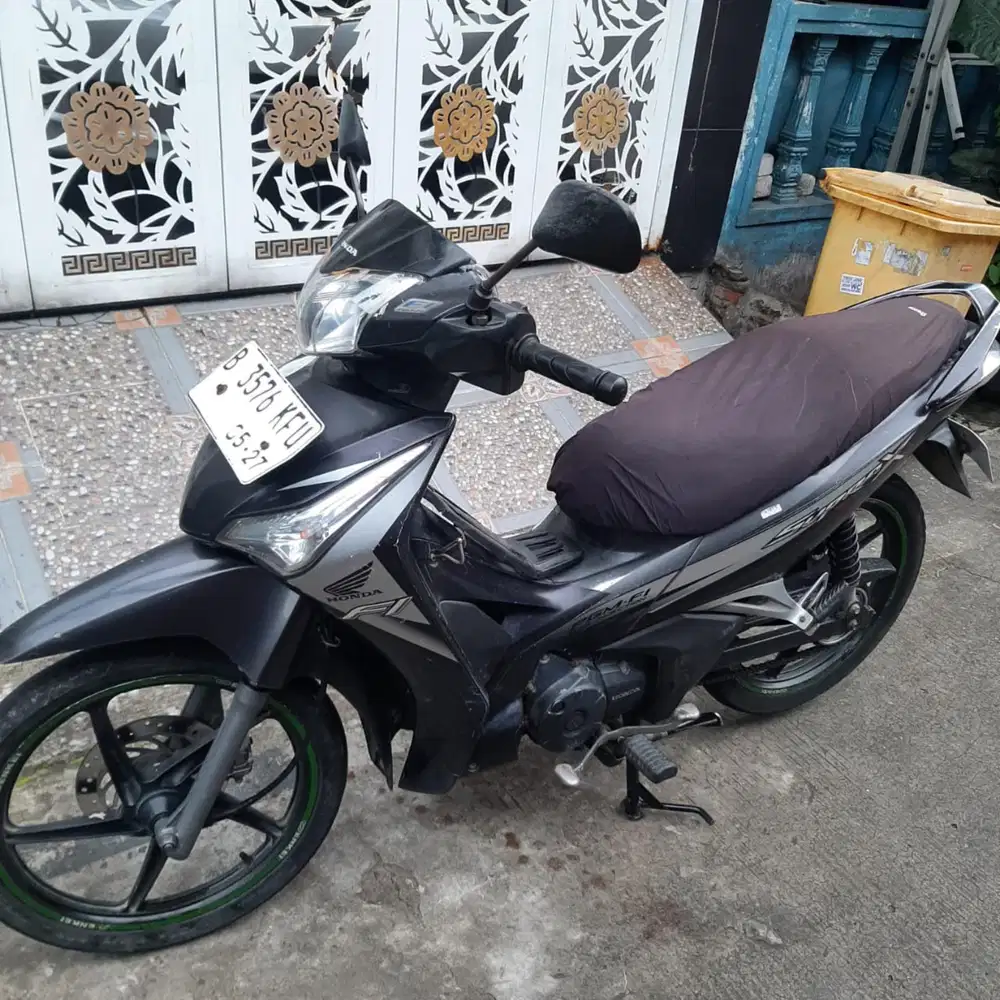 Honda Supra X Helm in 2012 ss lengkap mesin bagus pajak hidup,Bks Kota