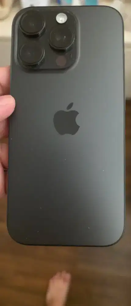 Dijual iphone 16 pro 512 gb black. Baru pake 8 bulan garansi ibox