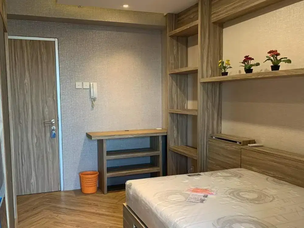 Disewakan studio Greenbay Pluit full furnish lantai tinggi siap huni furnish bagus
