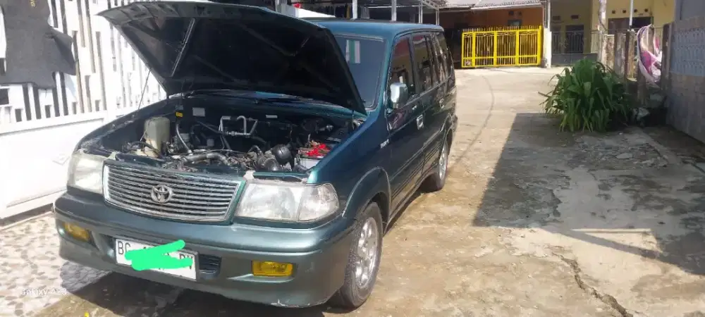 Dijual kijang krista tahun 2000 bensin 1800cc