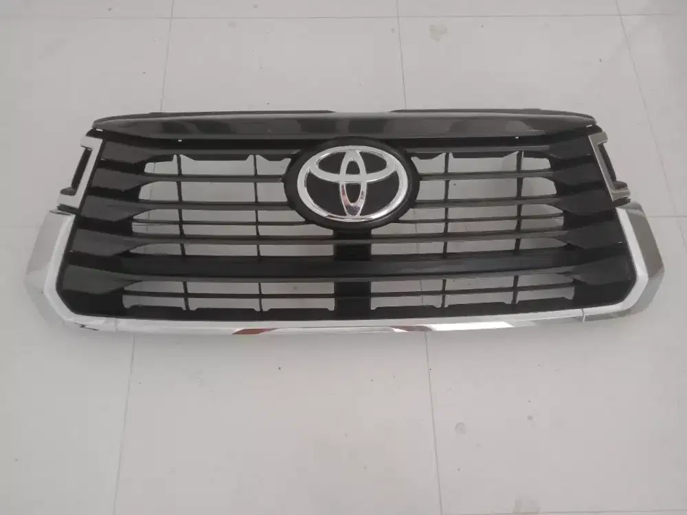 Grill Depan Innova Facelift Original