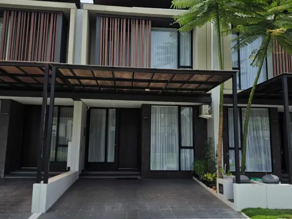 Ciamik di Surabaya Barat Rumah  di CitraLand The Greenlake Type Fiona