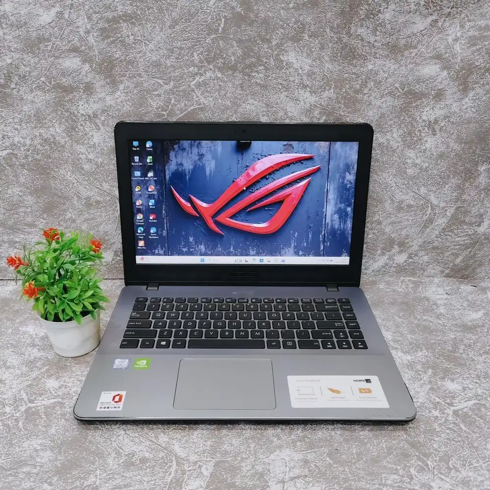 Asus VivoBook A442U Intel core i7 dual VGA Ram 8 GB SSD 512GB