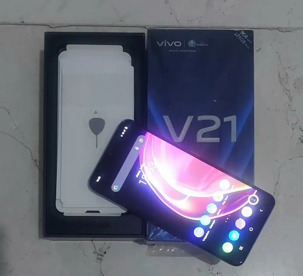 Vivo V21 5G Ram 8/128GB Sunset Dazzle FP on display Fullset