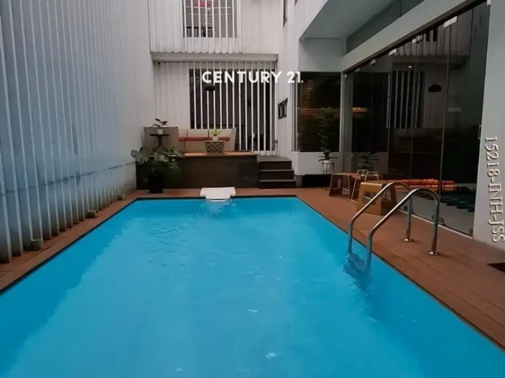 Rumah Mewah Desain Arsitek Modern di Bintaro Jaya Sektor 9, Elegan & Siap Huni.