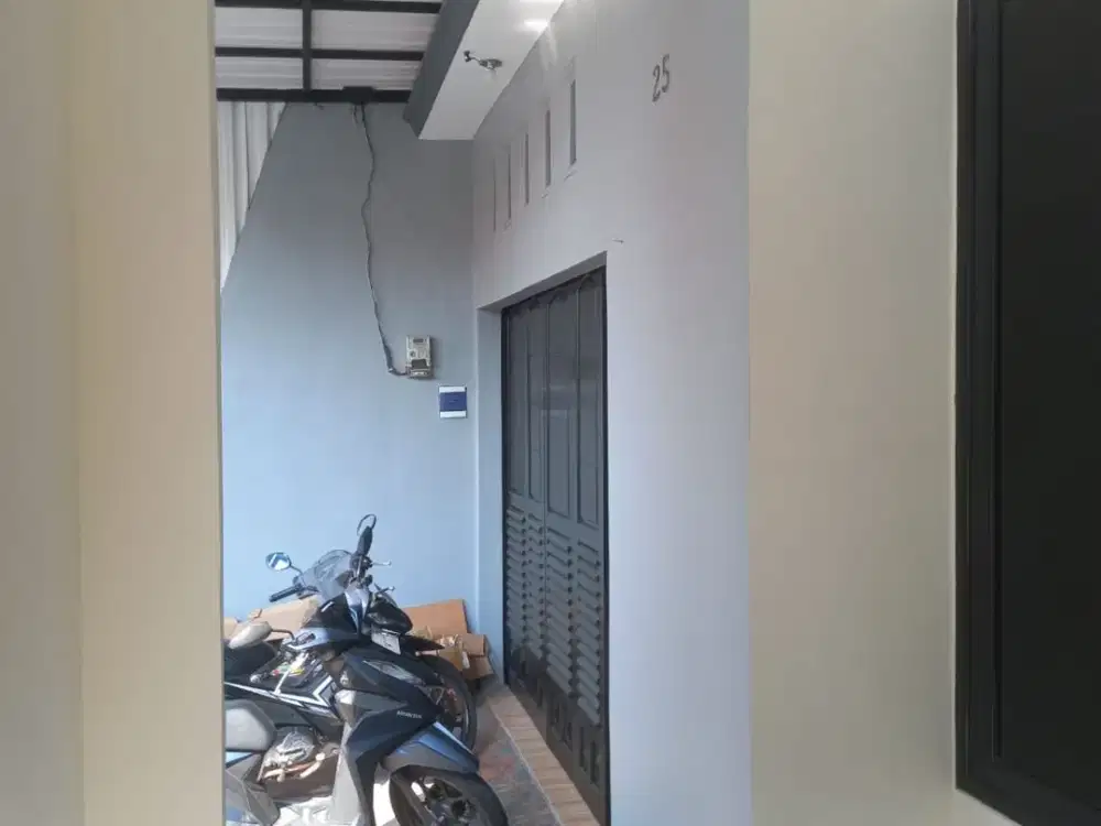 DISEWAKAN RUMAH DI NGAGEL MULYO