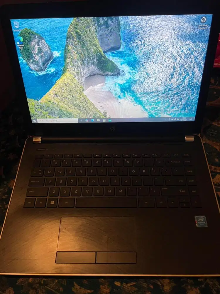 DIJUAL!! Laptop HP BS008TU dengan Intel Pentium 4GB, murah aja.