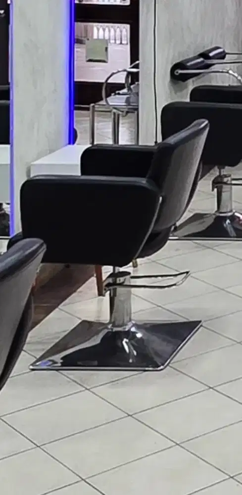 Kusi salon bekas