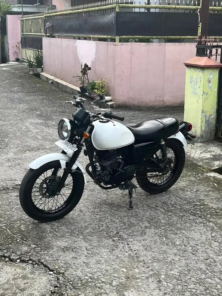 Kawasaki w175 Tahun 2018