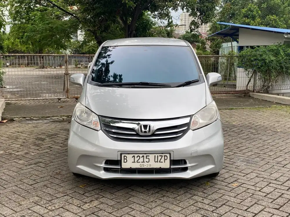 Honda Freed SD AT 2013