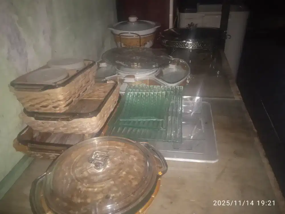 Piring 1 set prasmanan cantik