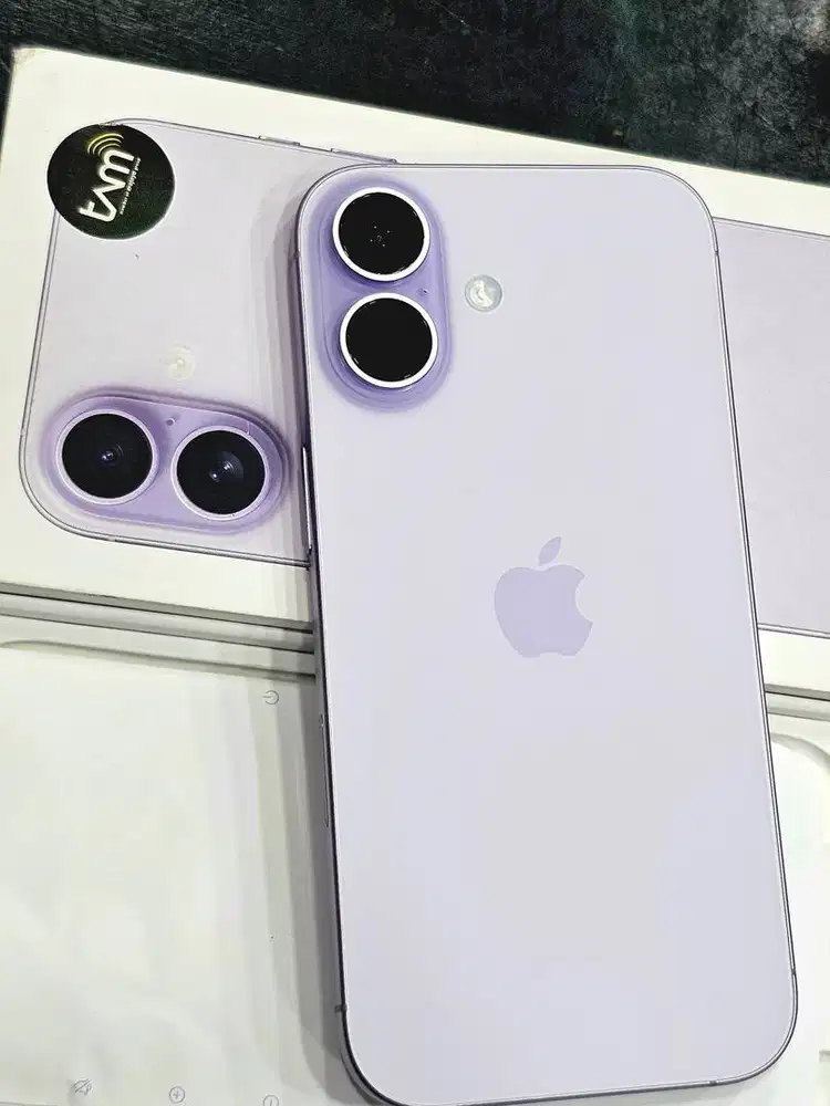 iPhone 17 256 gb iBox bh 100% 1 minggu pakai garansi November 2026