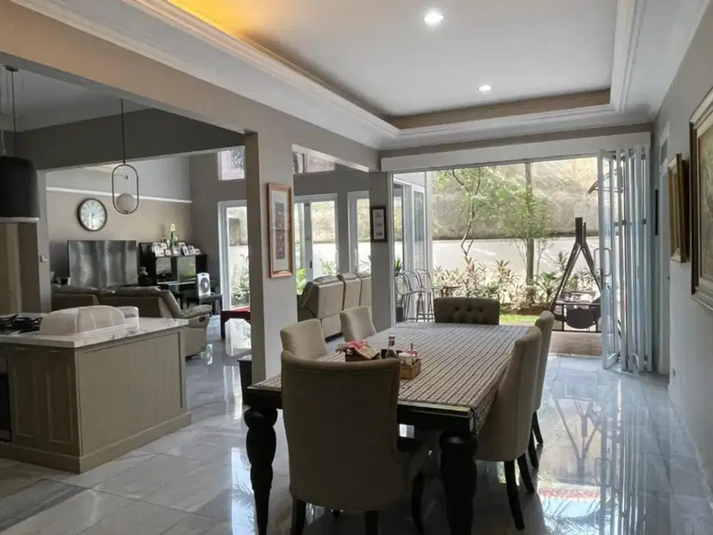 Dijual Rumah Cantik dan Mewah di Area Tenang Pejaten Barat, Ada Taman di Belakang dan Depan Rumah