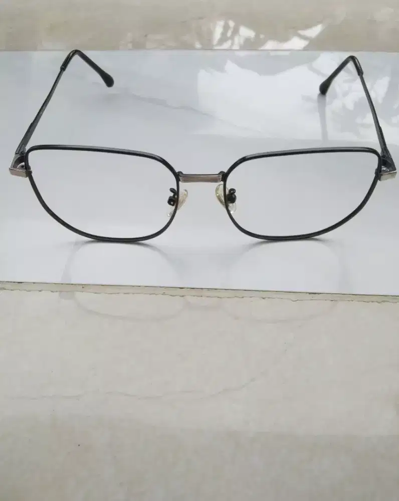 Frane Kacamata PRADA