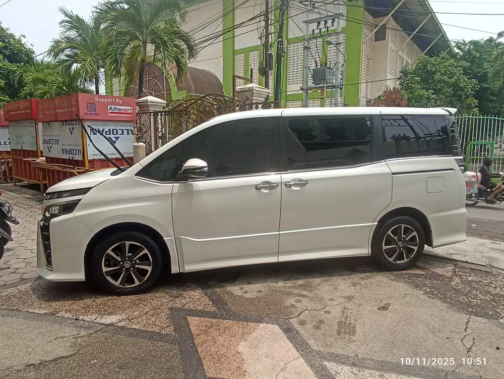 Toyota Voxy 2018 Bensin