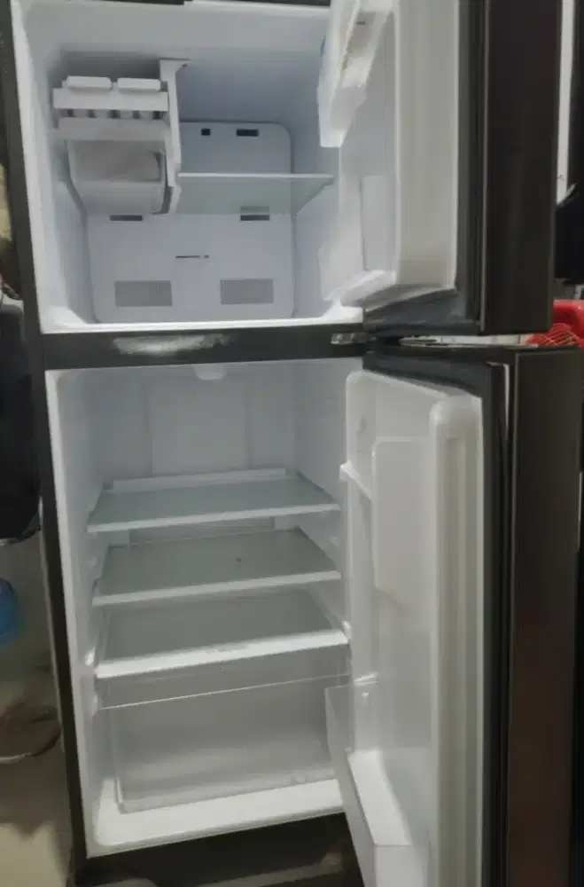 KULKAS SHARP 2 PINTU