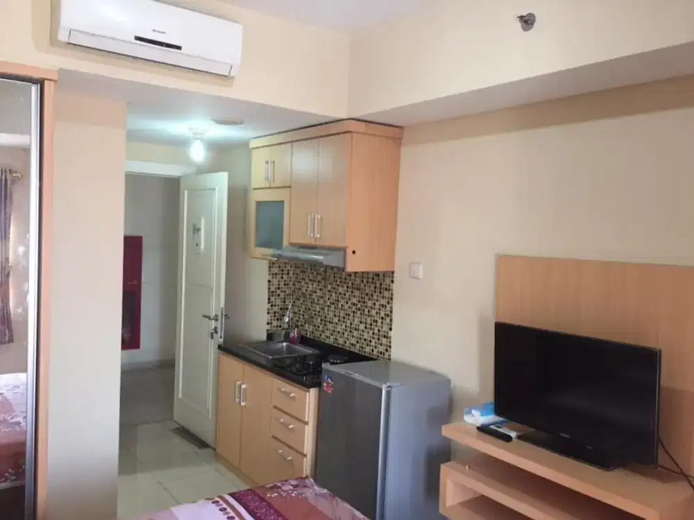 disewakan unit apartemen green lake sunter,studio furnished,lantai rendah,view kolam renang