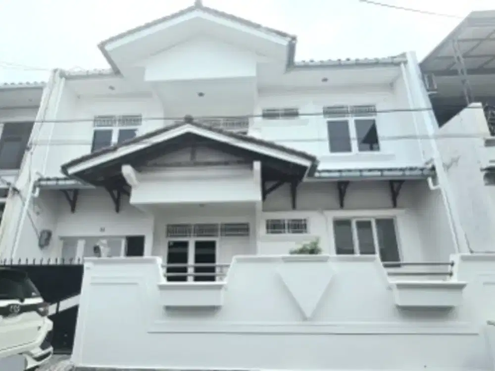 rumah 2 lantai lebar 10 meter Aman tidak banjir dàn khusus hunian