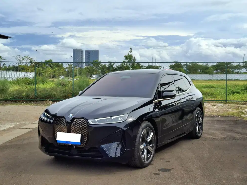 BMW iX XDRIVE X DRIVE 40 AT EV 2024 Bensin