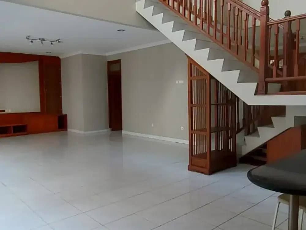 Dijual cepat Rumah 2 lantai murah di Komplek Puri Bintaro